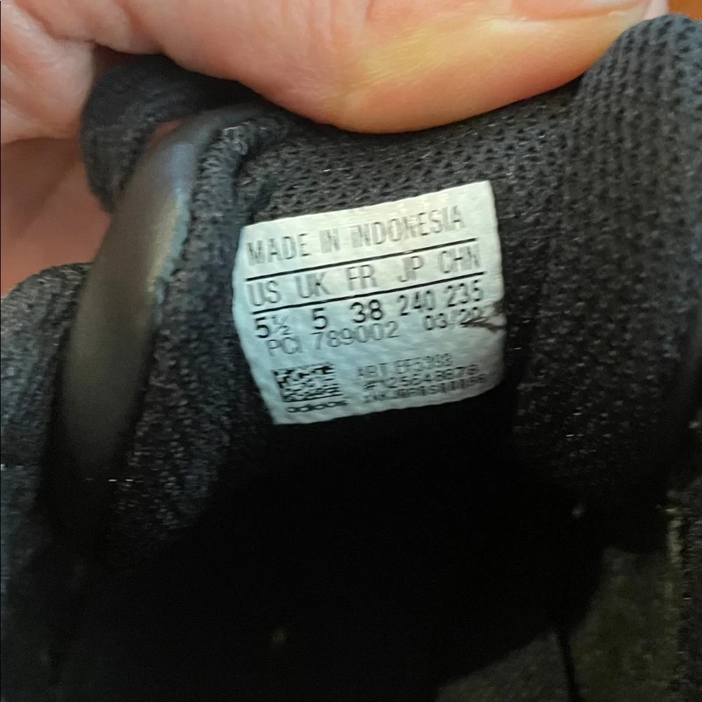 adidas reposhing this